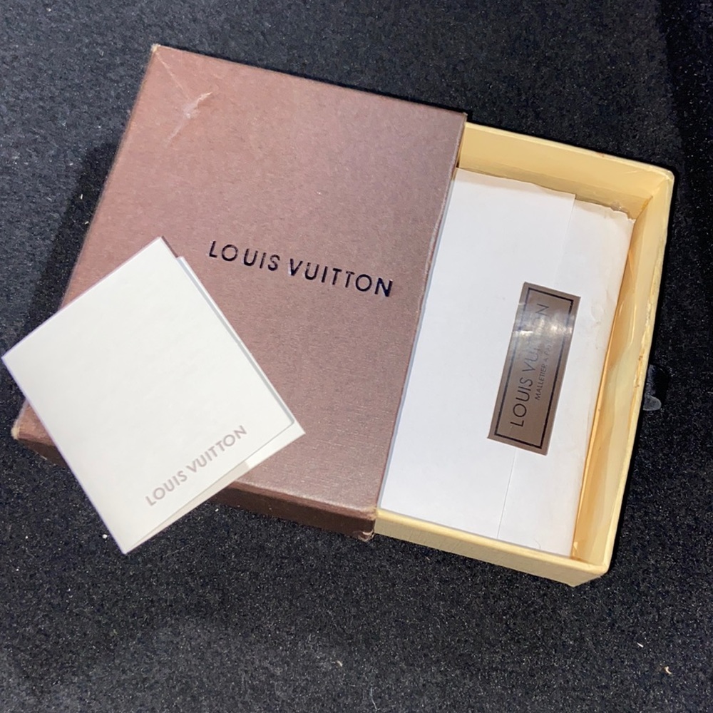 🌟SOLD🌟🌸LOUIS VUITTON WALLET🌸🌸